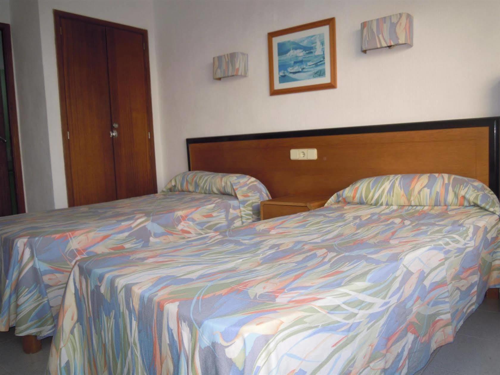 Hostal Port Corona Cala Ratjada  Exterior foto